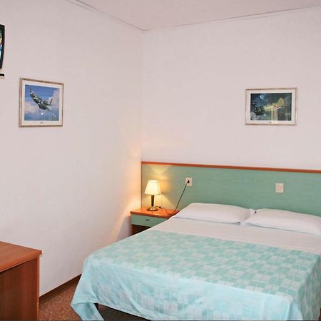 Hotel Janeiro Frontemare Lido di Jesolo Exterior foto