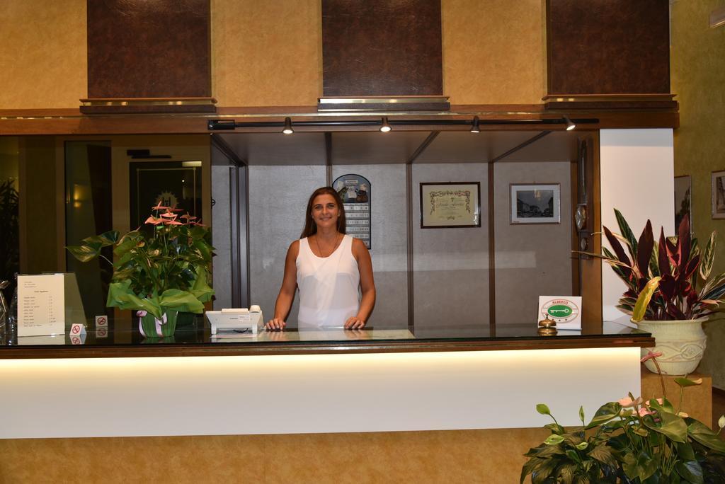 Hotel Janeiro Frontemare Lido di Jesolo Exterior foto