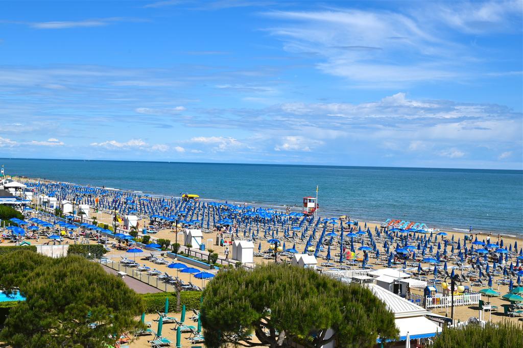 Hotel Janeiro Frontemare Lido di Jesolo Exterior foto