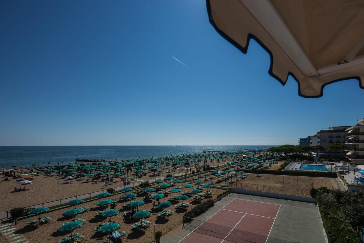 Hotel Janeiro Frontemare Lido di Jesolo Exterior foto