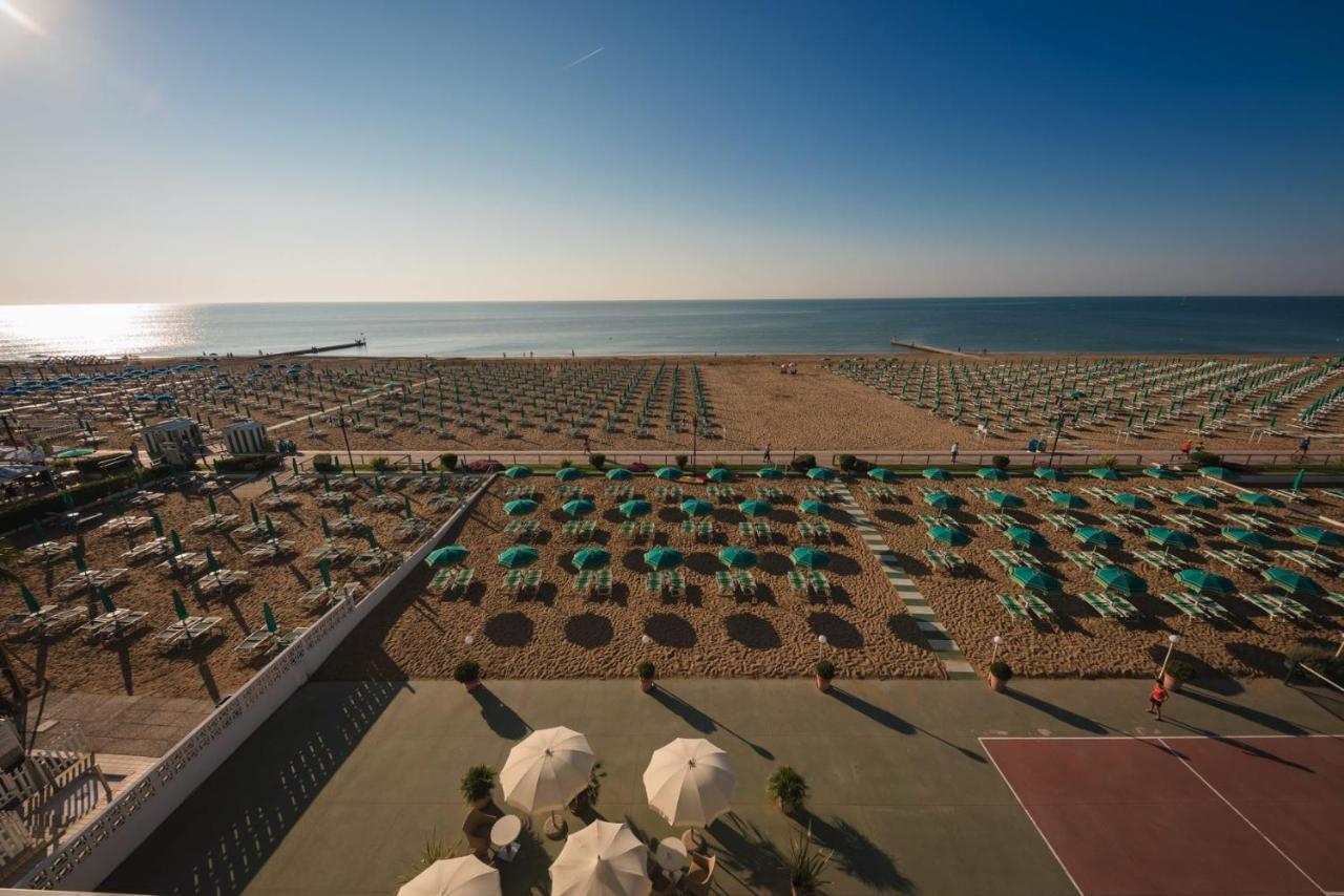 Hotel Janeiro Frontemare Lido di Jesolo Exterior foto
