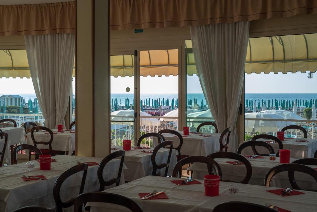 Hotel Janeiro Frontemare Lido di Jesolo Exterior foto